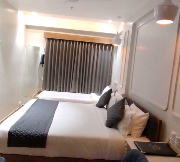 Hotel Lake Metro